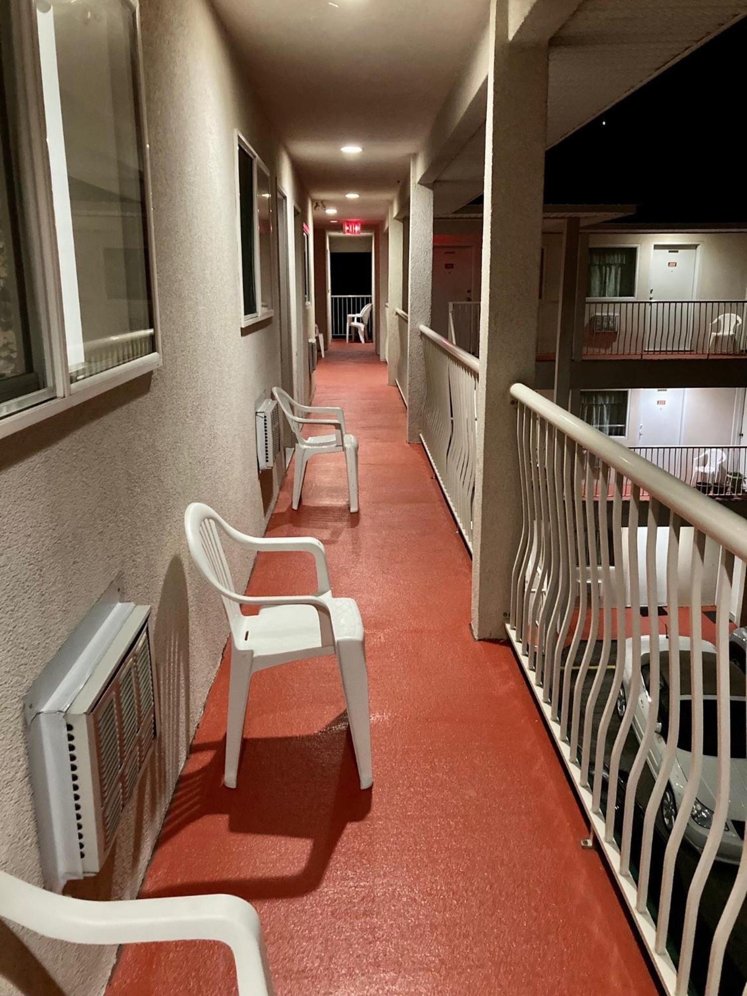 Motel 99 Grand Forks Exteriér fotografie
