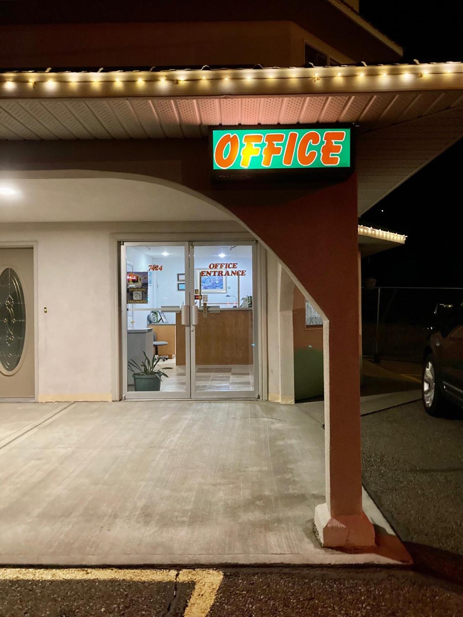 Motel 99 Grand Forks Exteriér fotografie